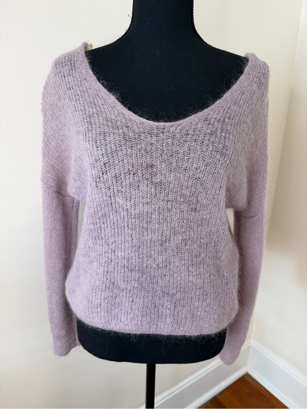 Gianni Bini Soft Lilac V-Neck Women's Sweater